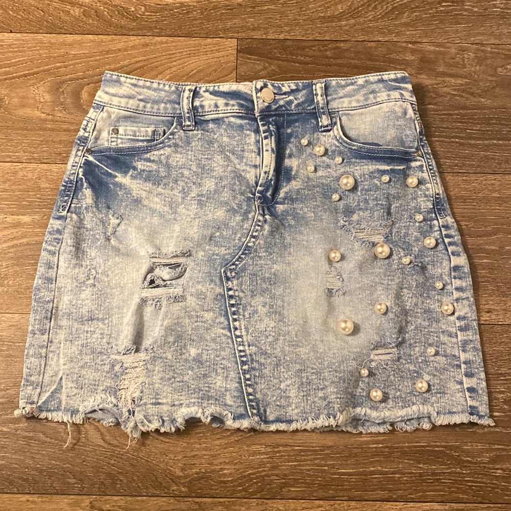 Denim pearl skirt